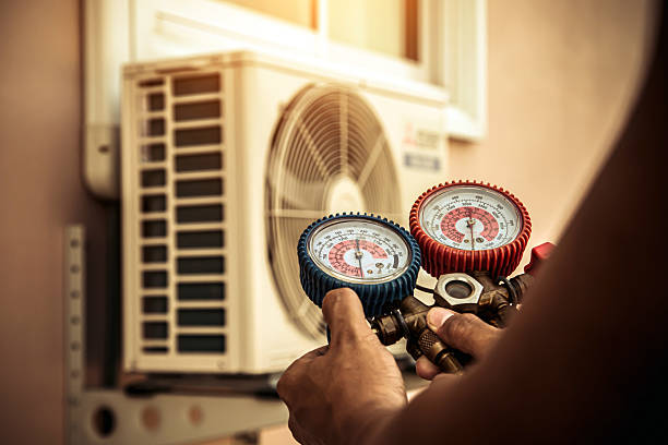 Professional Hvac technician working in Leander, TX